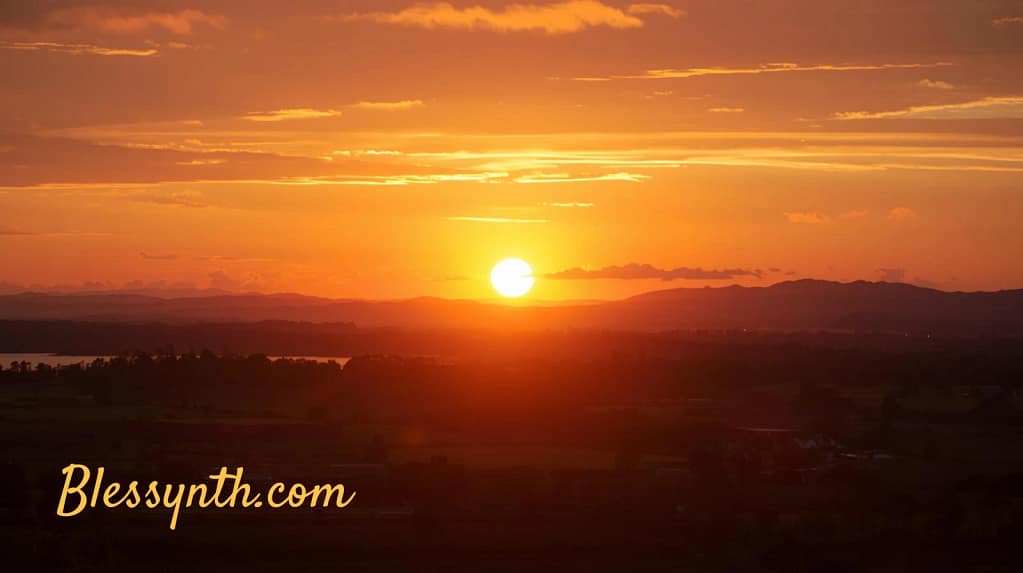 Image Caption: "Every sunrise is a new beginning. Let this beautiful sight remind you that you can start again today. Good morning!"